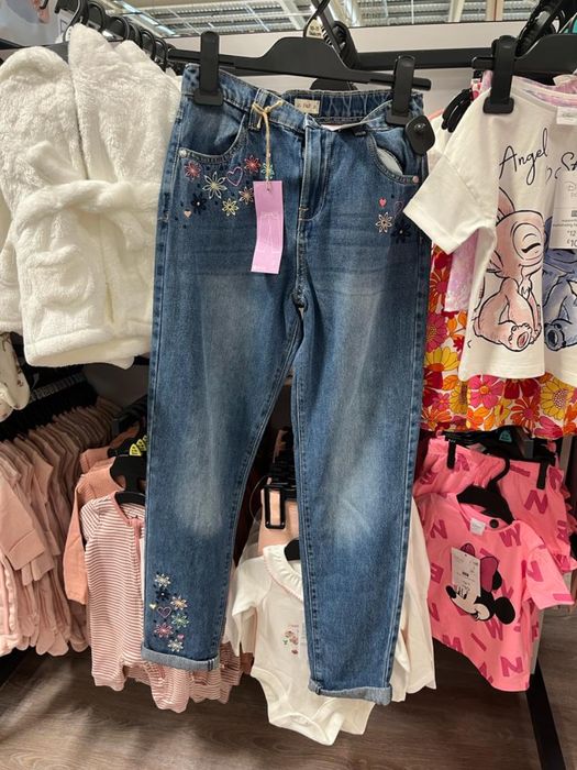 Джинсы на девочка