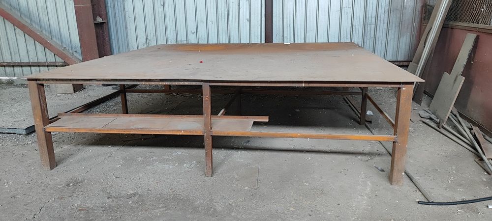 Стол металлический