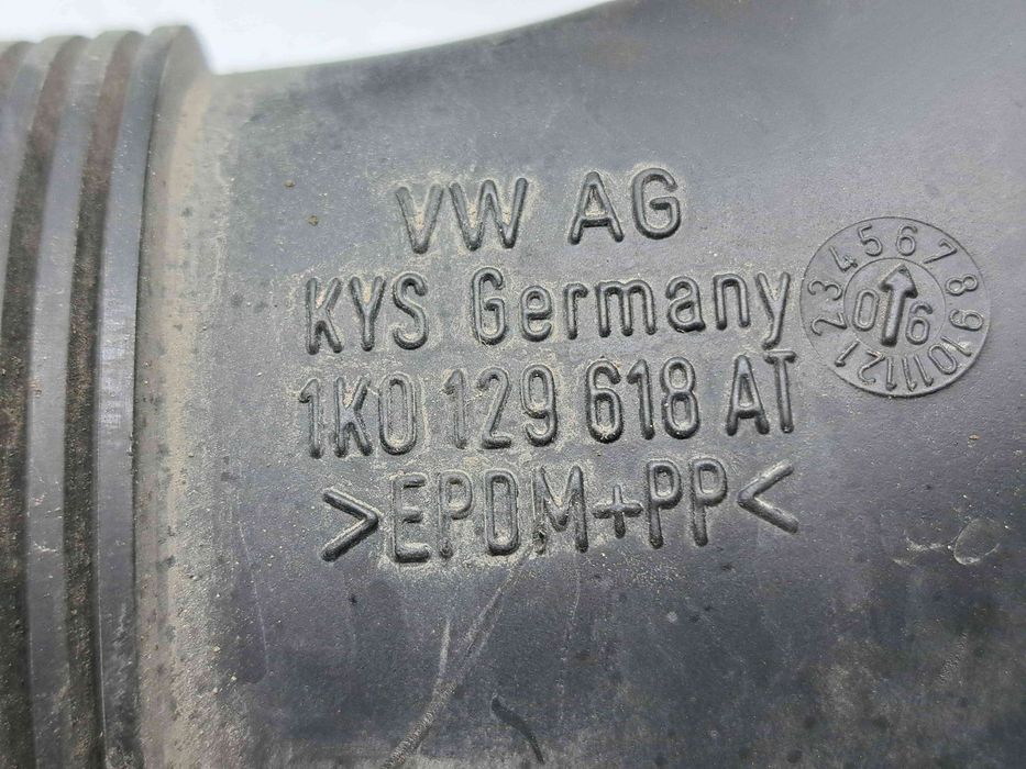 Tub admisie aer Volkswagen Golf 5 Plus (5M1) [Fabr 2005-2008] 1K012961