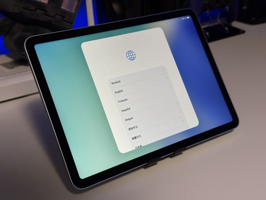 Vând iPad Air 11-inch (M2) - Blocat