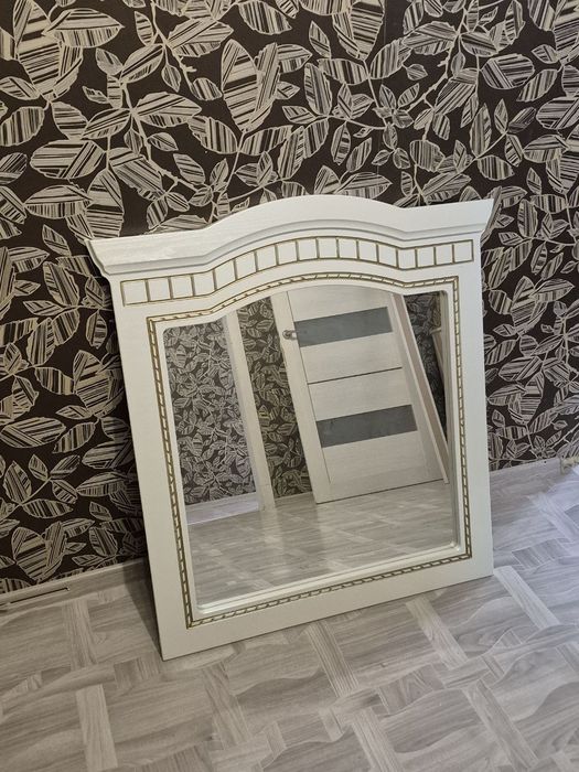 Зеркало больше красивое