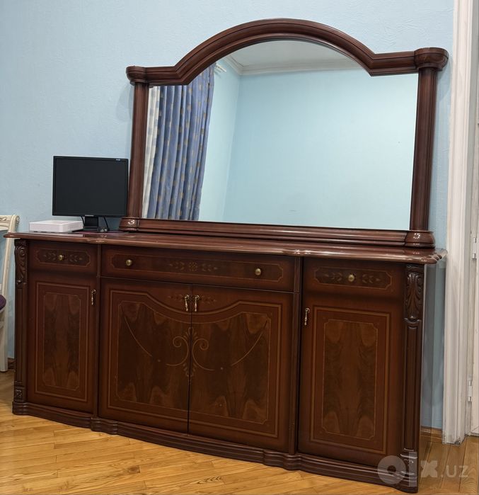 Продаю мебельный  клмплект срочно !