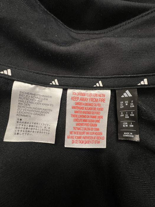 Продается спортивный костюм Adidas