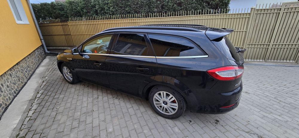 Vând Ford  MONDEO 2012