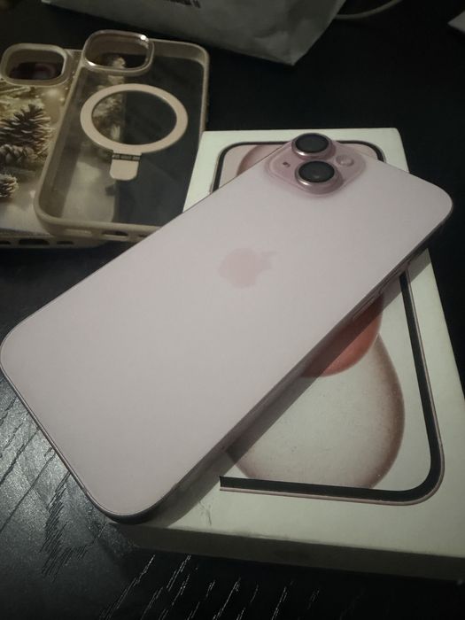 Продам срочно Айфон 15