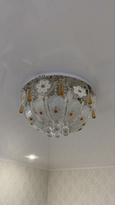 Продается люстра