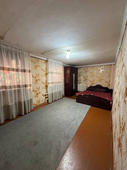 Срочно продаётся дом 4х-комн, 2 сотки земли. Метро Турон 100 м.