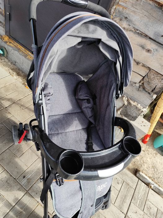 Продам прогулочную коляску