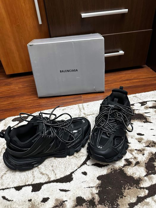 Balenciaga trainers track