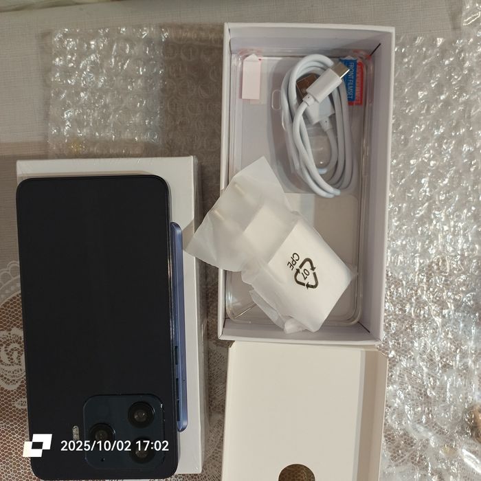 Совершенно новый смартфон