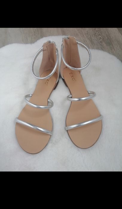 Sandale cu barete