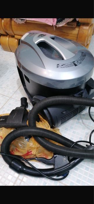 Продам моющий пылесос LG