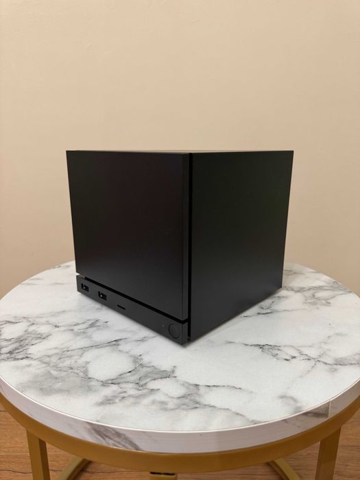 Valve Steam Machine with Steam Controller 2, 2tb + 2 Face Plates