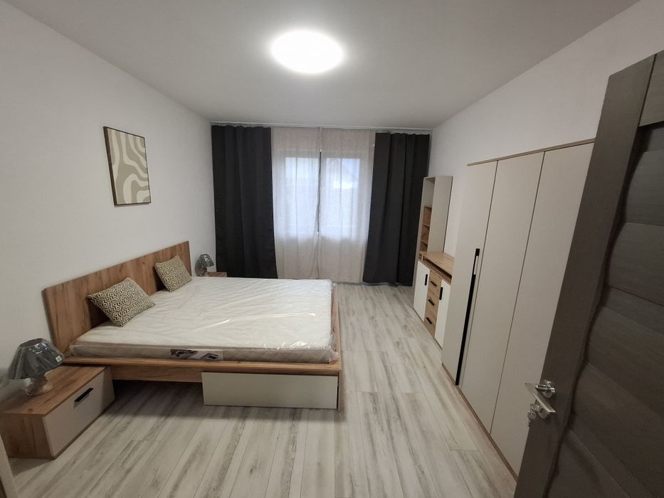 Inchiriez casa in Livada