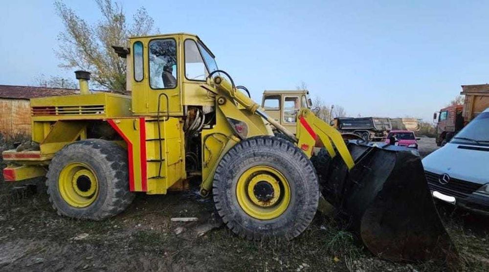 STALOWA WOLA L34 - INCARCATOR FRONTAL (buldozer pe pneuri)