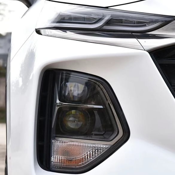 Стекла фар Hundai santafe 19-23г.