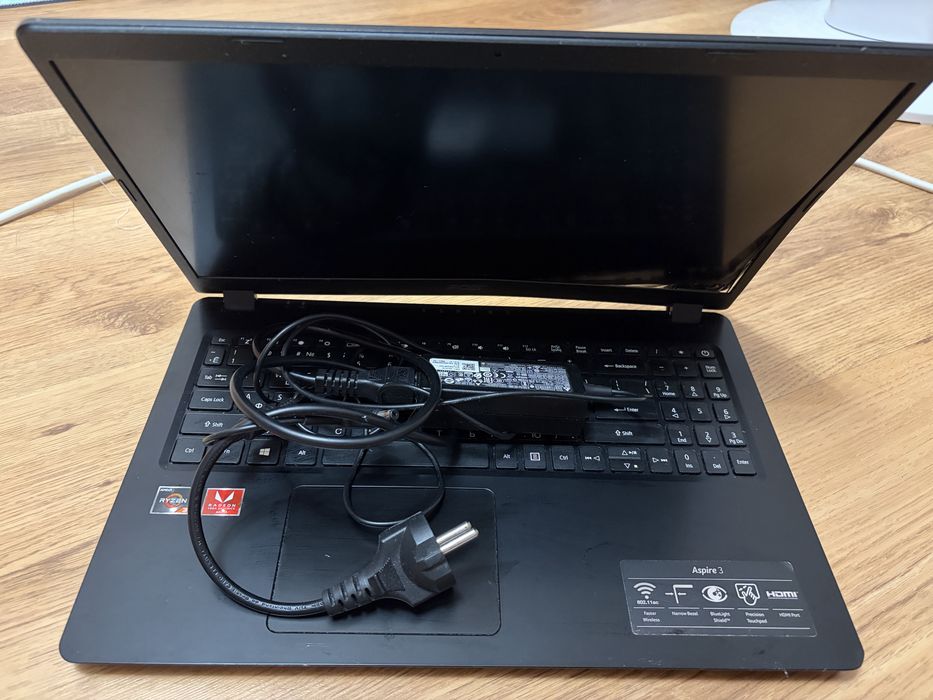 Продам ноутбук acer на запчасти