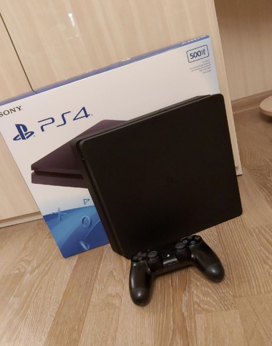 Срочно продам приставка игровая SONY PlayStation 4 slim 500gb