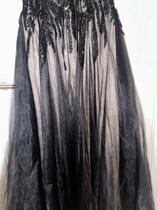 Продавам бална рокля