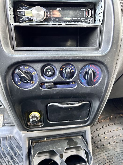 Дайхацу.Daihatsu YRV 1.3i бензин на !!!части!!!