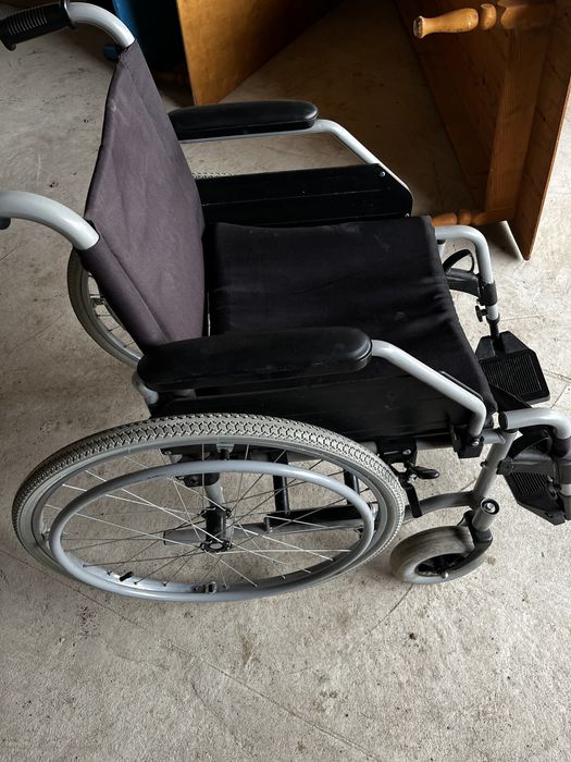 Инвалидная коляска