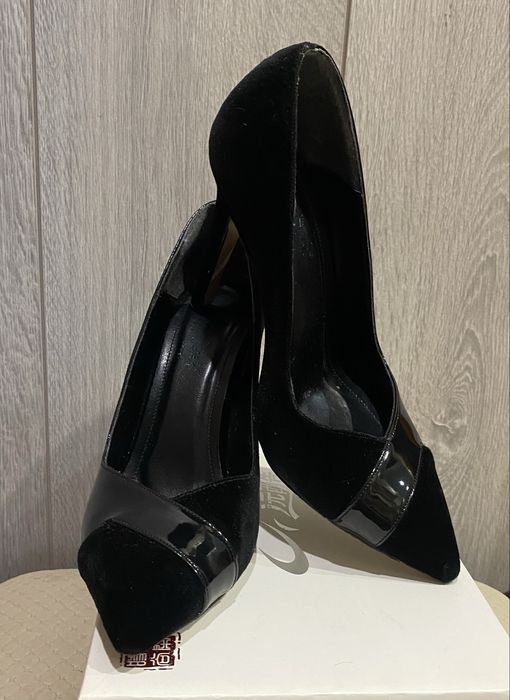 Продам женские туфли