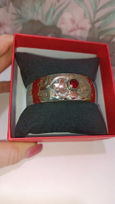 Продам браслет новый