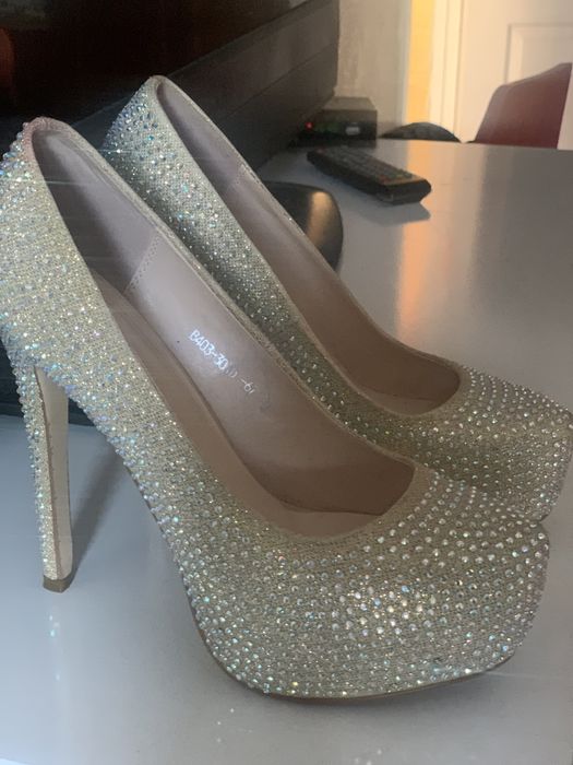 Туфли со стразами