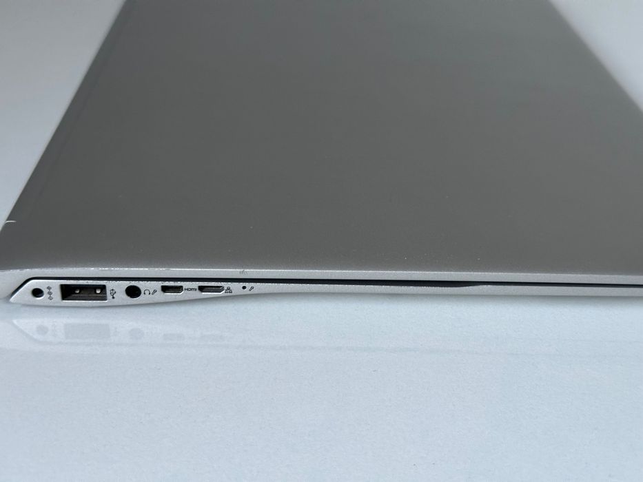 СРОЧНО ПРОДАМ Ноутбук Samsung Series 9 NP900X4D