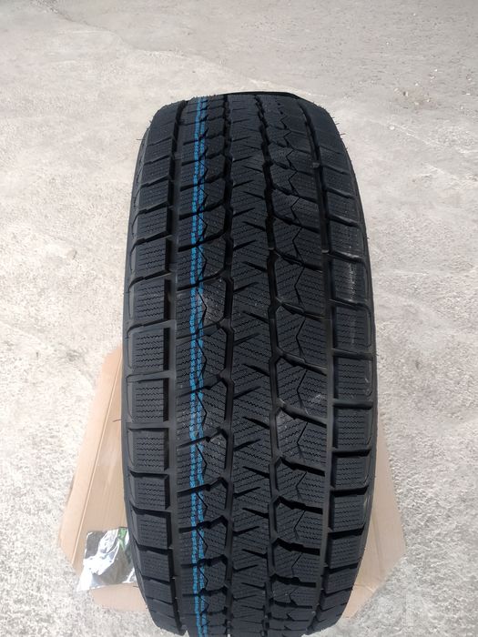 Зимние автошины 235/65R17