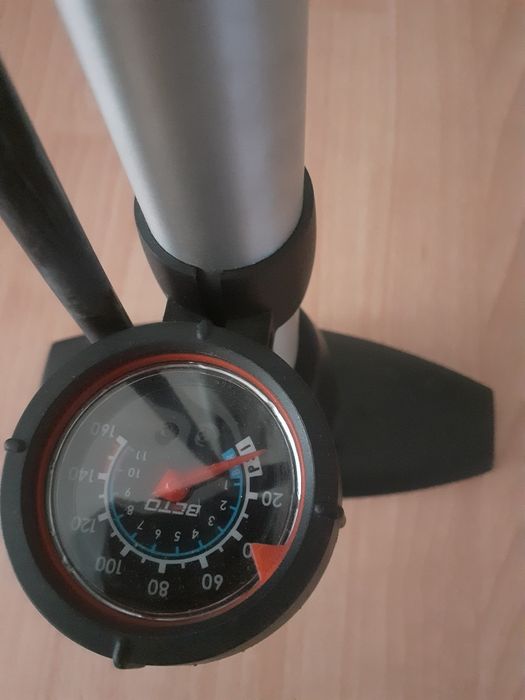 Помпа за всякакви гуми