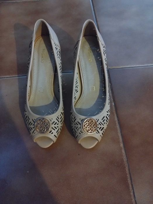 Обувки  на нисък ток