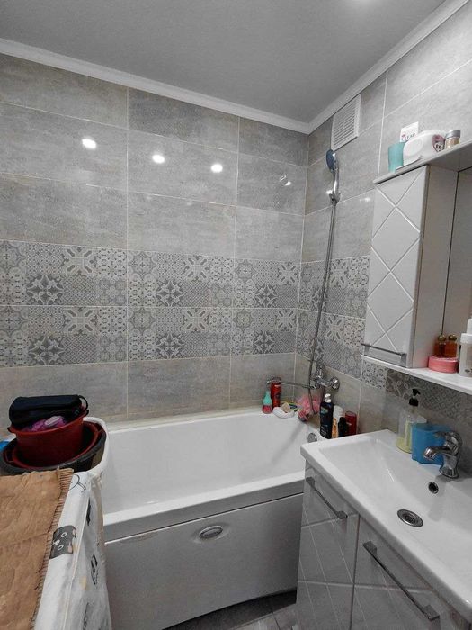 Продам 4 ком кв 8 мкр