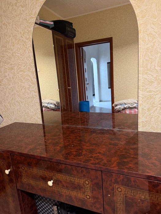 Продается спальный гарнитур