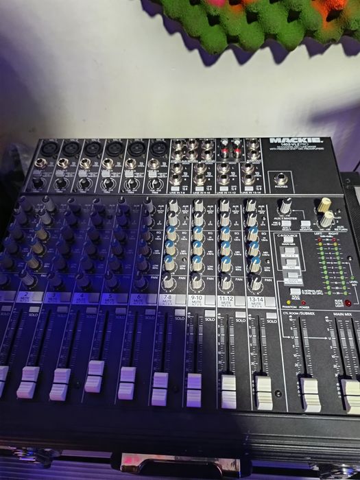 Vând sau schimb cu Behringer PMP 6000