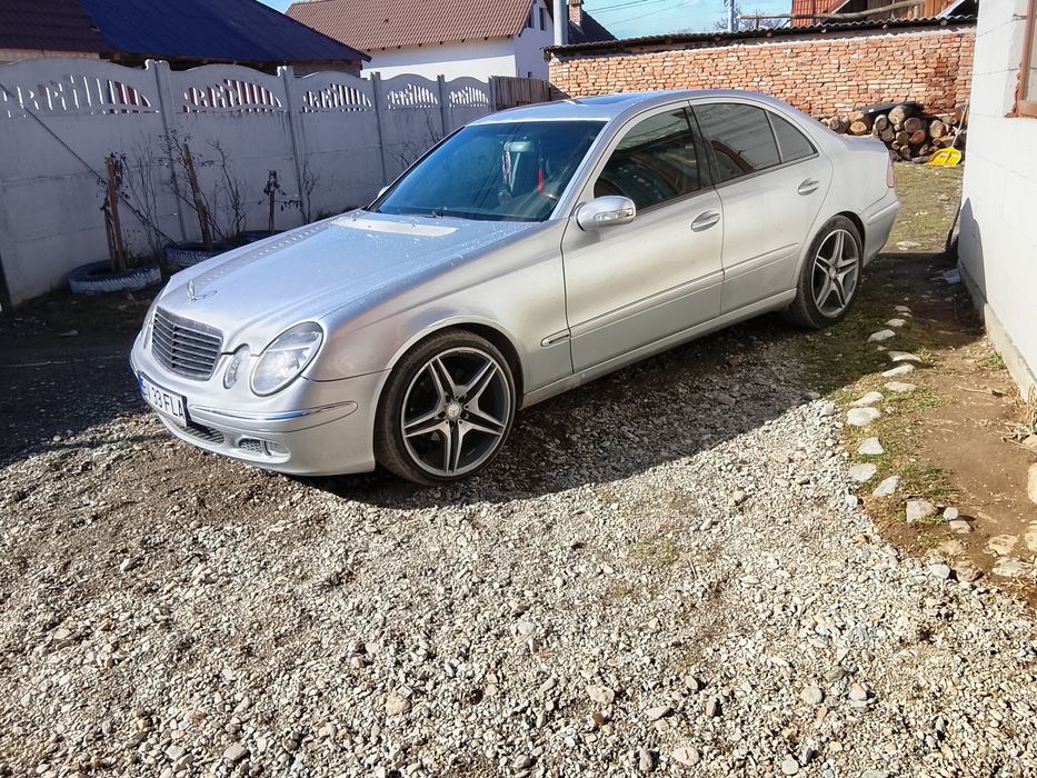 Vând Mercedes Benz e class