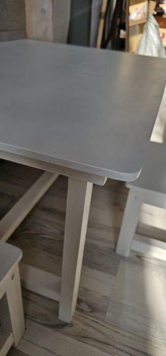 Детский стол и стулья