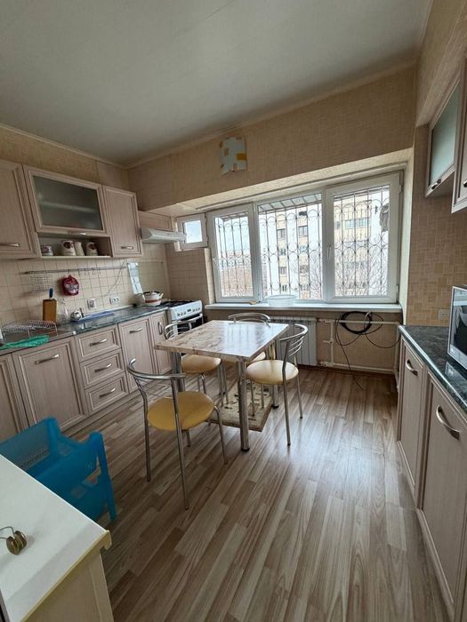 Срочно! Квартира на Ц1-STREET 4/7/9 общ пл 90м с обстановкой