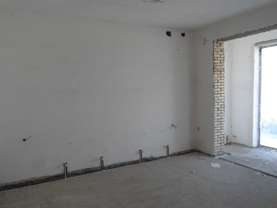 Xizmat ko`rsatish bino, ko`p qavatli uyning birinchi qavatida