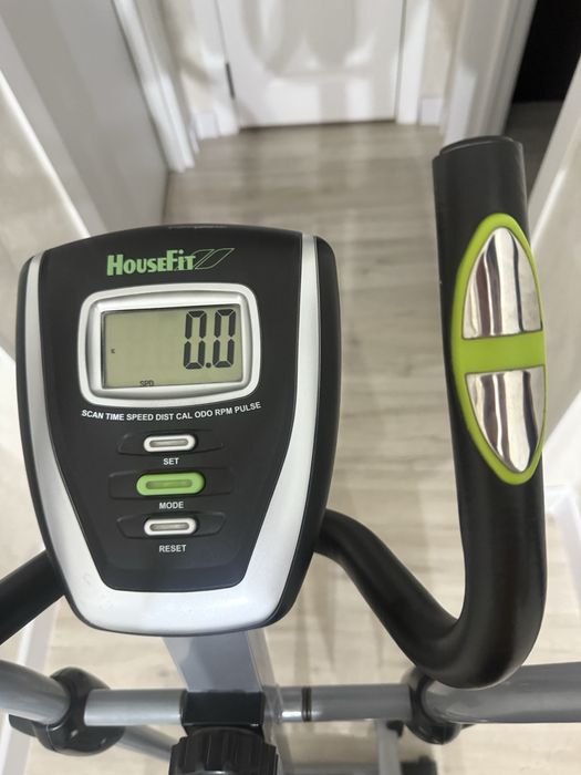 Вело-тренажер в отличном состоянии