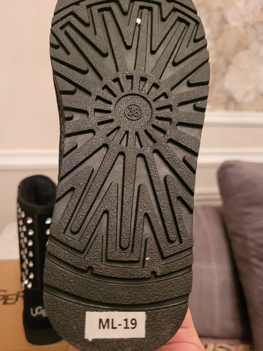 Уги замшевые в стразах