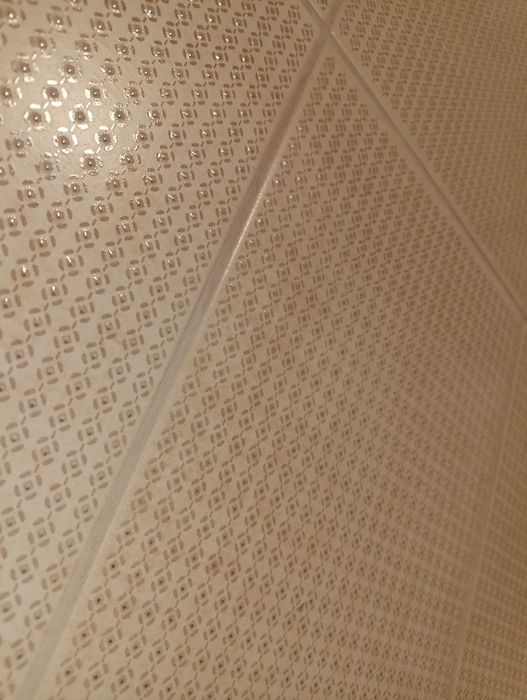 Продавам  италиански декоративни фаянсови плочки 40/20