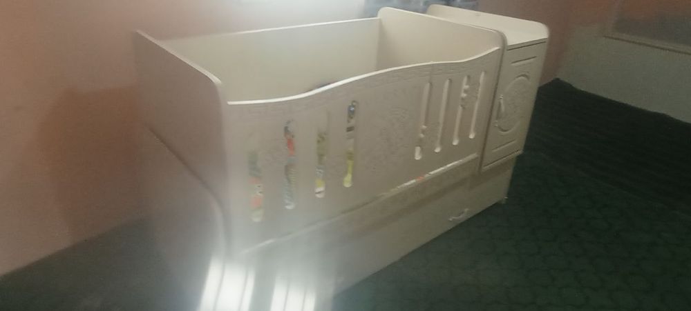 Детская кровать со шкафчиками снизу