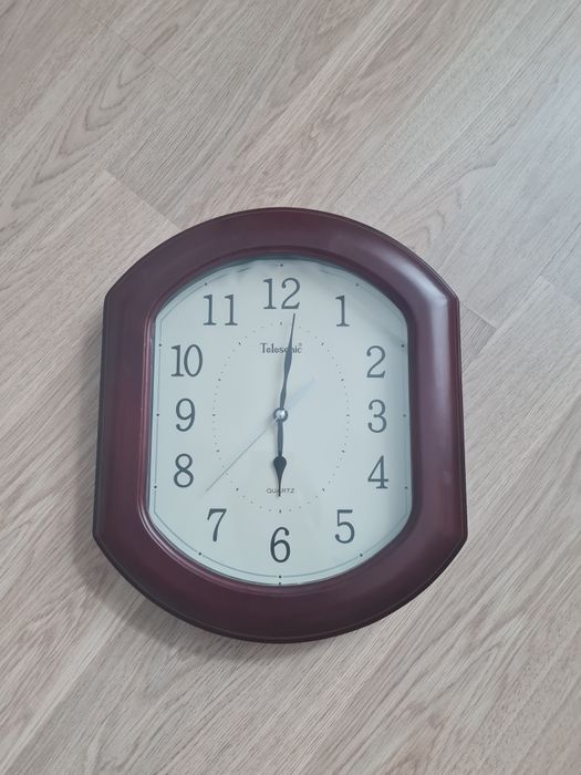 Деревянные настенные часы