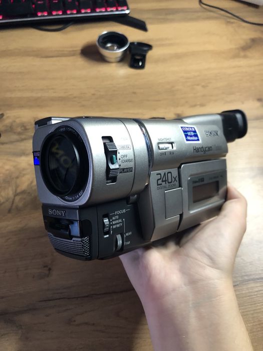 Y2k Видеокамера Sony CCD-TRV37e