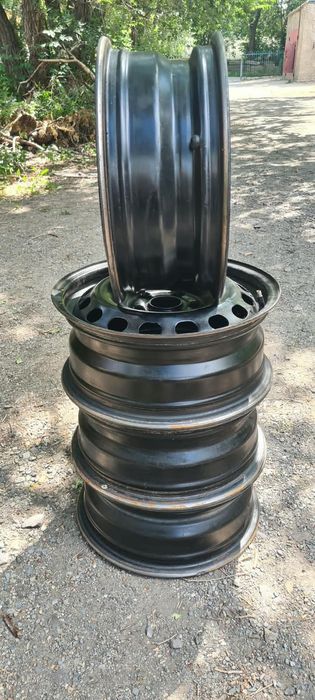 Штампованные диски R 15 4x100