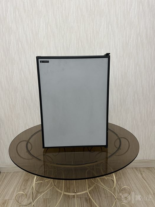 MiniBar Xolodilnik Vitrifrigo ITALIA