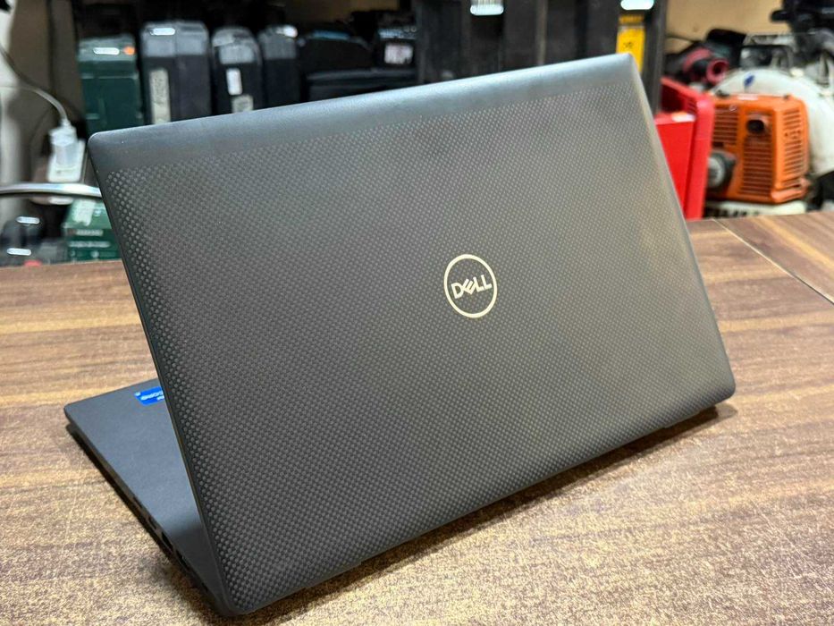 Лаптоп Dell Latitude 7520