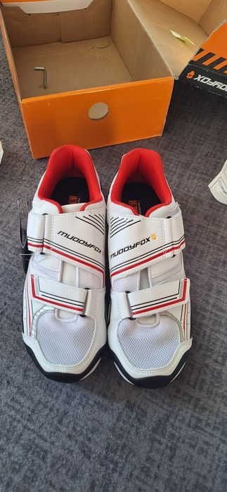 Pantofi sport pentru ciclism