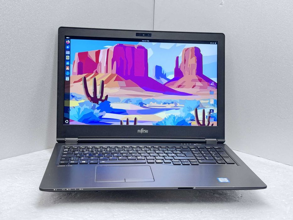 Реновиран Fujitsu U757 15.6 IPS FHD i5-7200U 8GB 256GB гаранция